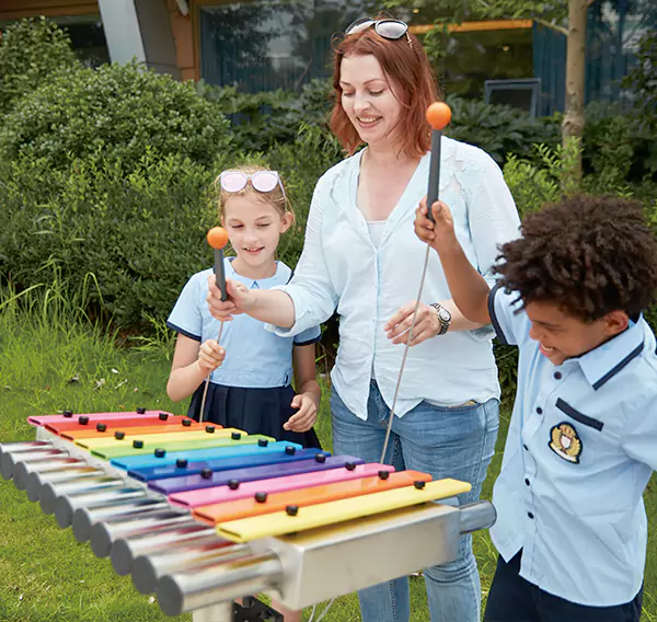 ইনডোর বাচ্চাদের খেলার মাঠ